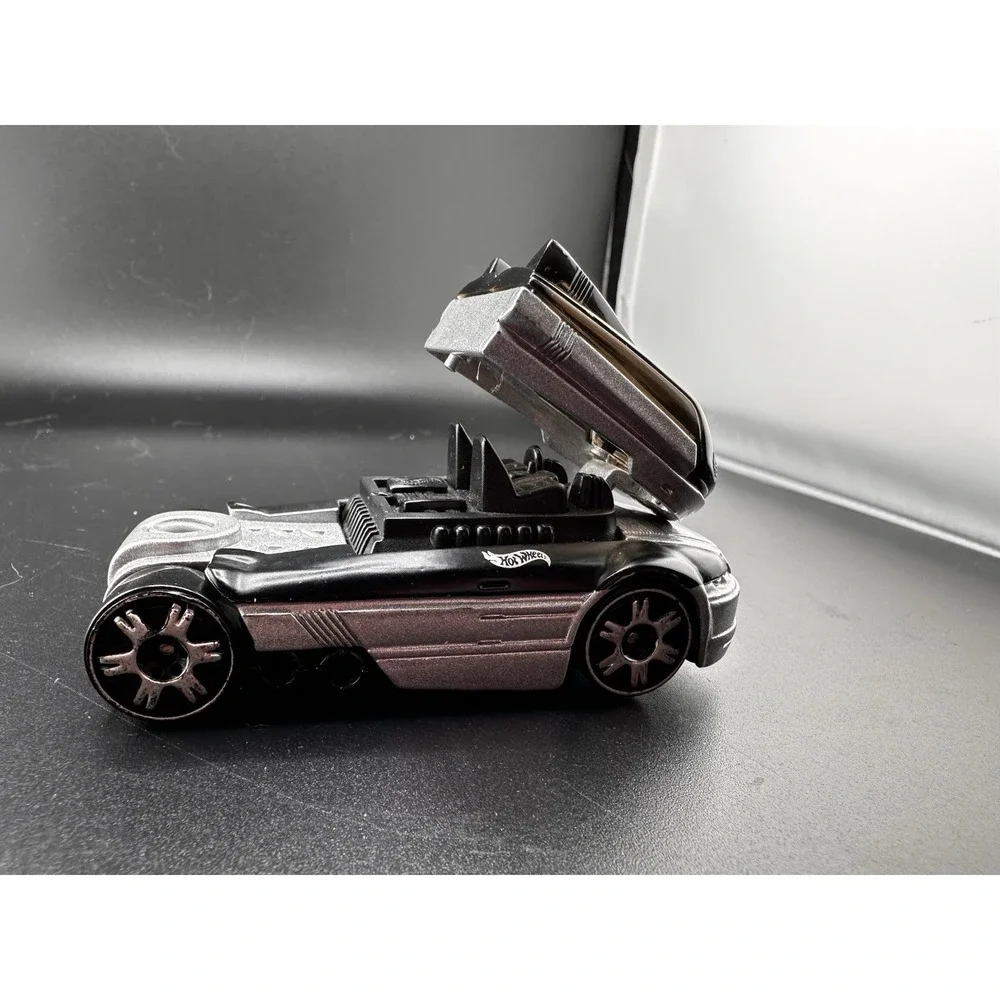 2002 Hot Wheels Road Pirates Racing Transporter 2921RE No Trailer READ Transform